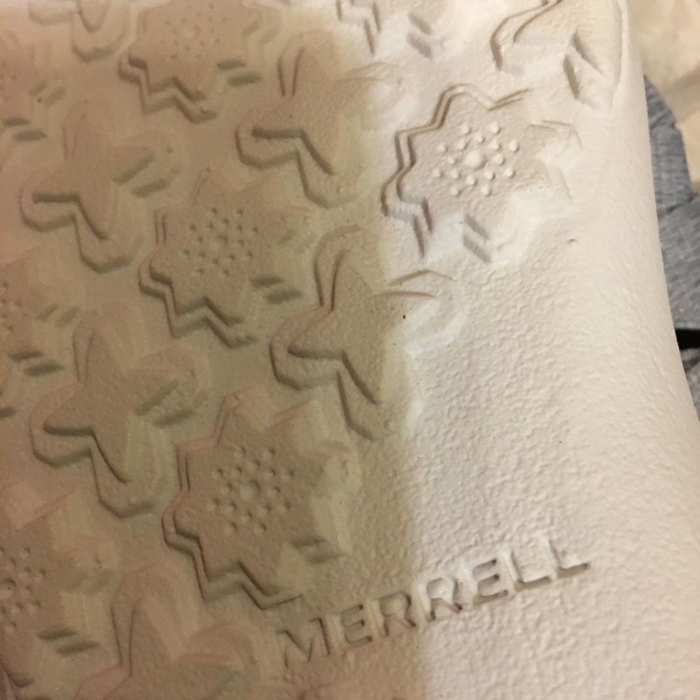 NWOT Merrell Gray Shoes   - Picture 4 of 5